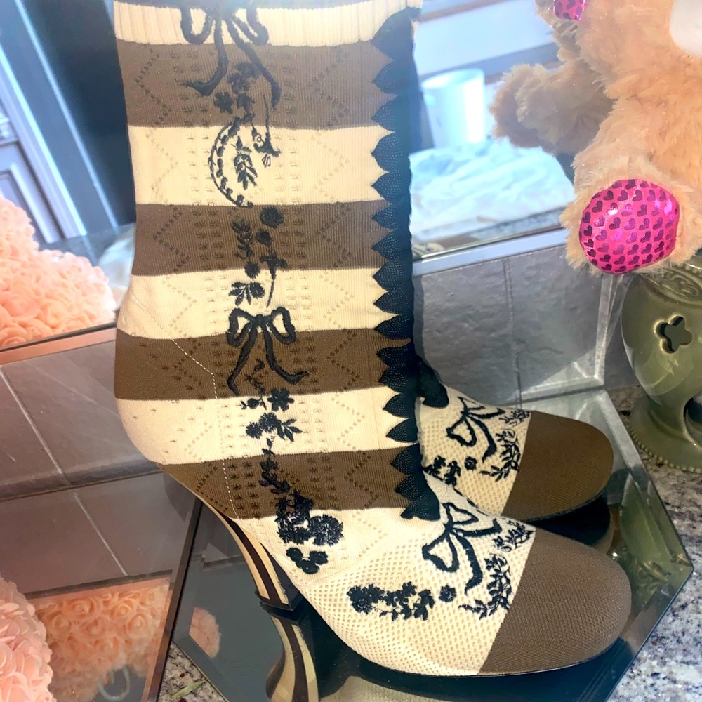 Fendi ankle booties